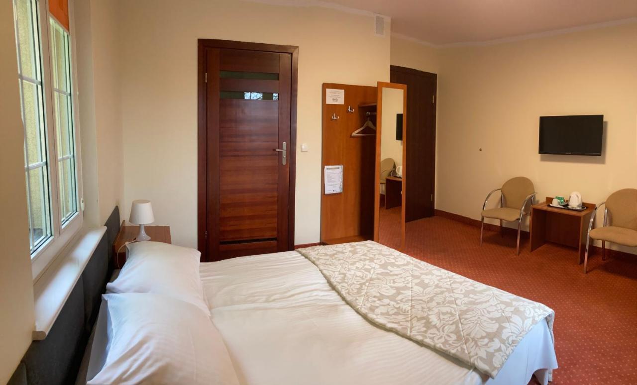 Hotel Gryf Kościerzyna Extérieur photo