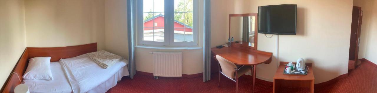 Hotel Gryf Kościerzyna Extérieur photo