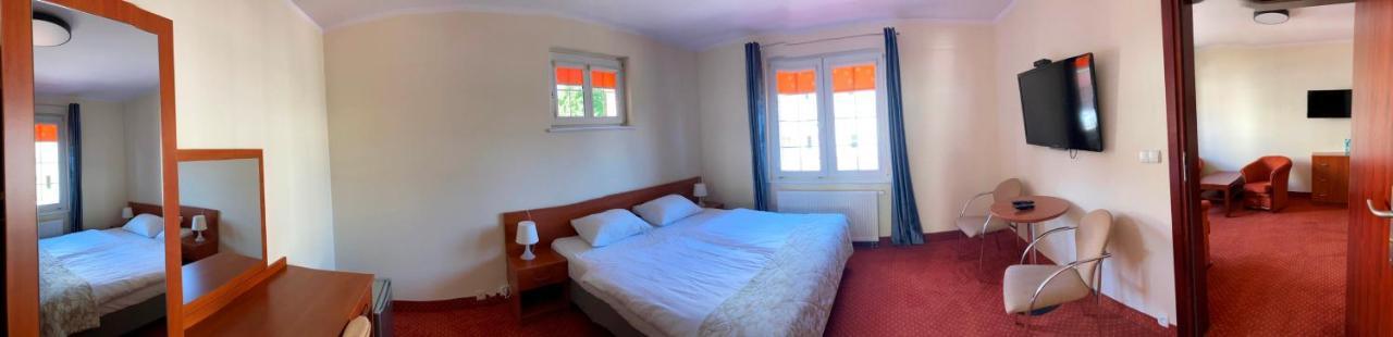 Hotel Gryf Kościerzyna Extérieur photo